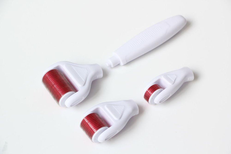 4 in 1 Derma Roller Set 0.5mm, 1.0mm, 1.5mm Titanium Micro Needles with Travel Box